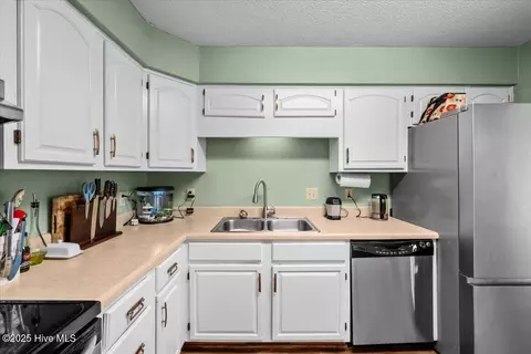 Kitchen - 13 Pinehurst Mnr #E, Pinehurst, NC 28374 photo 2 of 2