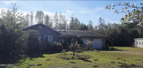301 Hidden Pond Ln, Roseboro, NC 28382