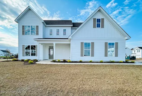 901 Wild Azalea Way, Hubert, NC 28539