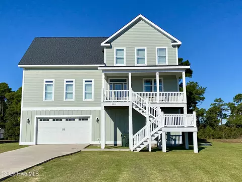 128 Westbay Cir, Harkers Island, NC 28531