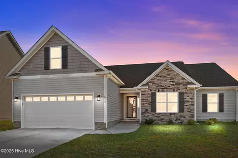 813 Knoll Cir, Greenville, NC 27858