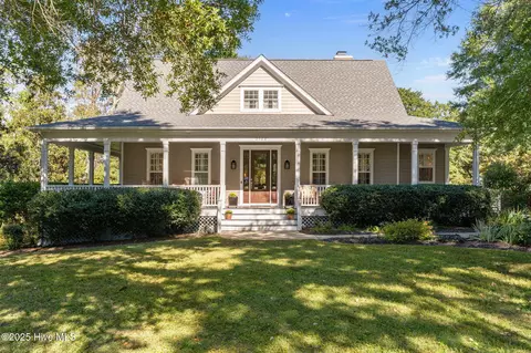 5122 Prices Creek Dr, Southport, NC 28461