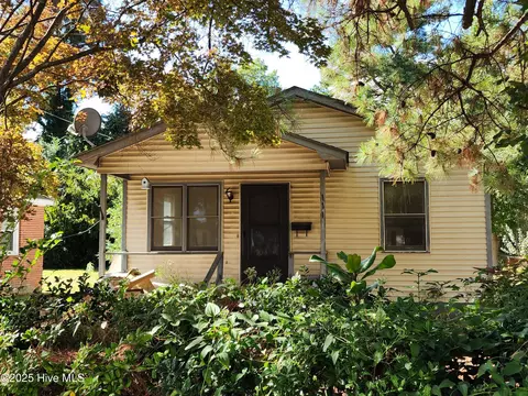 111 Pritchard St, Elizabeth City, NC 27909