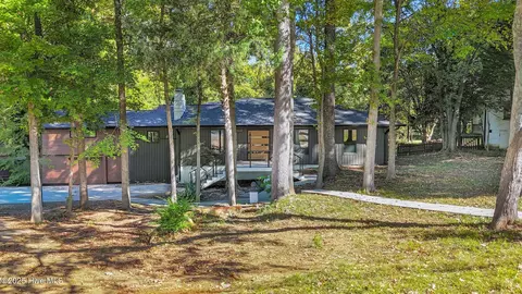 3301 Archdale Dr, Charlotte, NC 28210