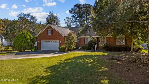 106 Hyde Ct, New Bern, NC 28562