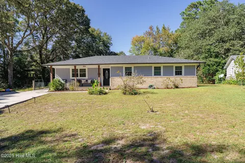 241 Bradford Rd, Wilmington, NC 28409