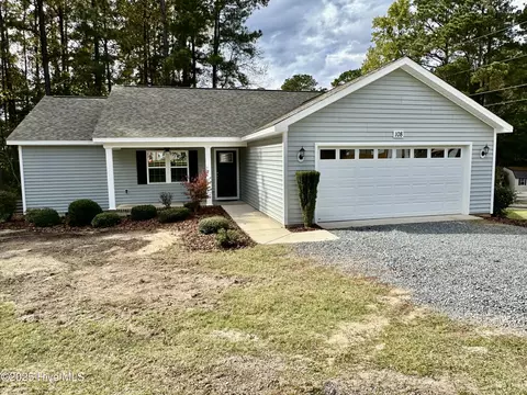 108 Dundee Dr, Carthage, NC 28327