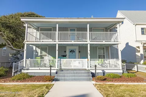 906 Shepard St, Morehead City, NC 28557