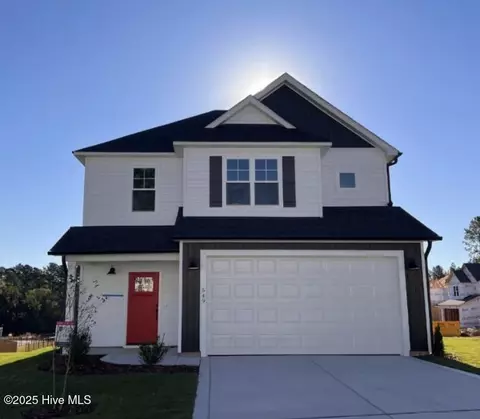 549 Burgundy Dr, Southern Pines, NC 28387