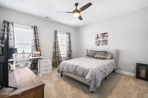 Bedroom - 116 E Barred Owl Dr, Hampstead, NC 28443 photo 6 of 9
