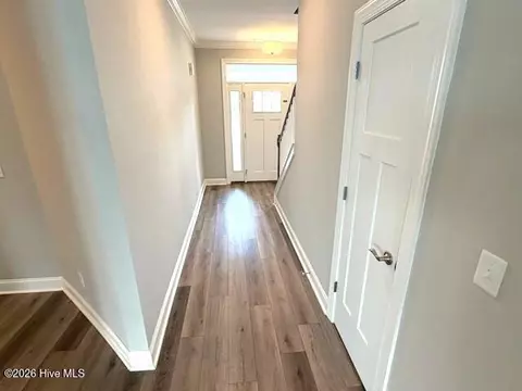 Entry Way - 116 E Barred Owl Dr, Hampstead, NC 28443 photo 10 of 12