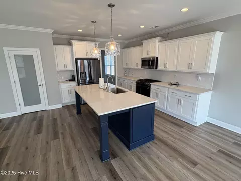 Kitchen - 116 E Barred Owl Dr, Hampstead, NC 28443 photo 6 of 7
