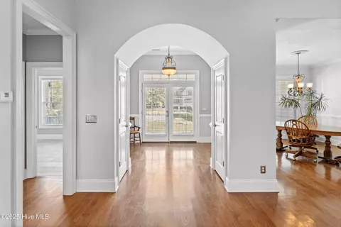 Entry Way - 100 Lindy Ct, Hampstead, NC 28443 photo 1 of 3