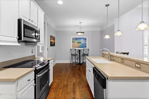 Kitchen - 100 Lindy Ct, Hampstead, NC 28443 photo 3 of 3