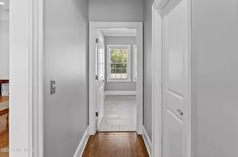 Entry Way - 100 Lindy Ct, Hampstead, NC 28443 photo 2 of 3
