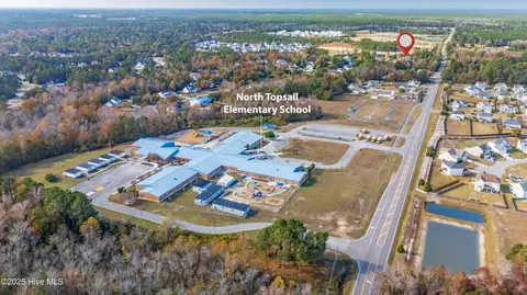 View/Area - 100 Lindy Ct, Hampstead, NC 28443 photo 9 of 11