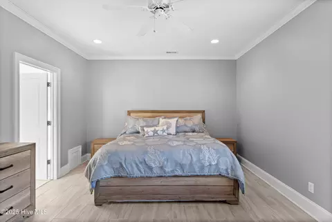 Bedroom - 100 Lindy Ct, Hampstead, NC 28443 photo 3 of 5