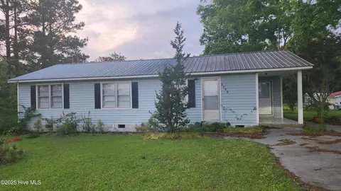 2720 Loop Rd, Loris, SC 29569