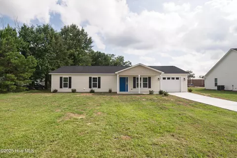 360 Oak Street St, Roseboro, NC 28382