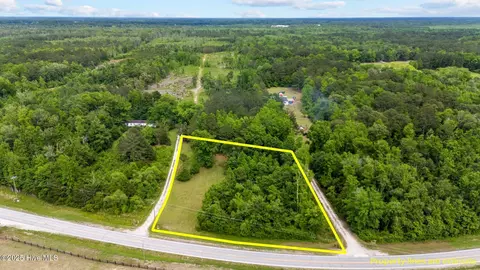 1735 Streets Ferry Rd, Vanceboro, NC 28586