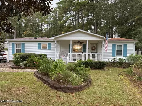 243 Ocean Forest Dr NW, Calabash, NC 28467