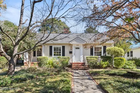 102 N 25th St, Wilmington, NC 28405