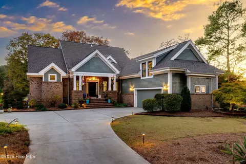 112 Cedar Ct, Wallace, NC 28466