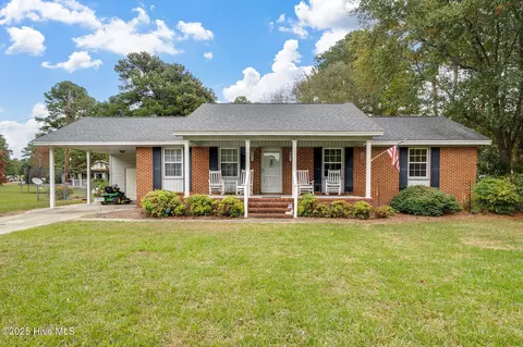 214 Elm St, Warsaw, NC 28398