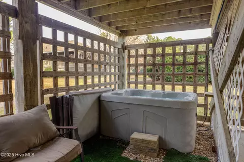 Exterior - 1037 Hampton St, Corolla, NC 27927 photo 5 of 7