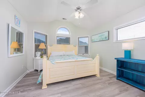 Bedroom - 1037 Hampton St, Corolla, NC 27927 photo 1 of 4