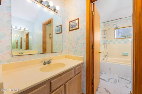 Bath - 1037 Hampton St, Corolla, NC 27927 photo 1 of 2