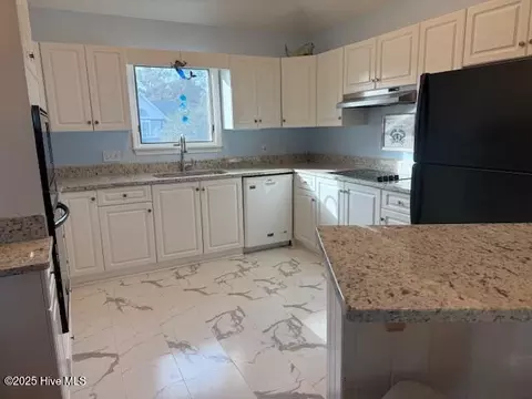 Kitchen - 1037 Hampton St, Corolla, NC 27927 photo 1 of 1