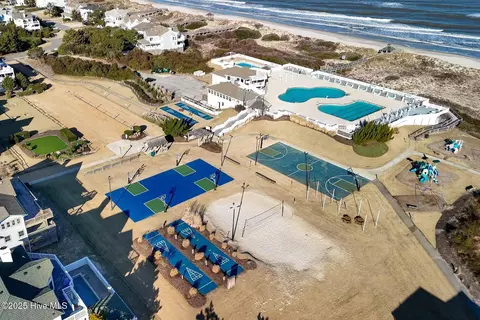 Exterior - 1037 Hampton St, Corolla, NC 27927 photo 6 of 7