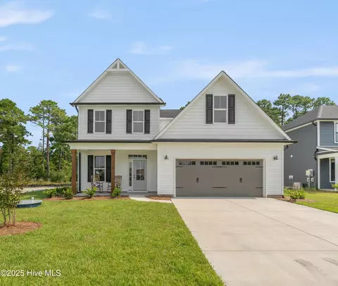 11 W Kiln Rd, Hampstead, NC 28443