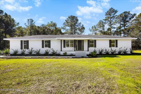 9329 Central Blvd SE, Winnabow, NC 28479