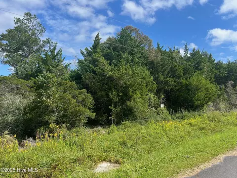157 Sunrise Dr, Beaufort, NC 28516