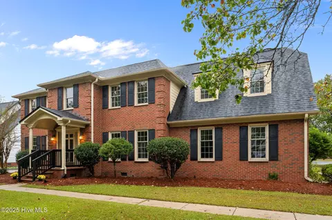 2906 Hunters Run, Greenville, NC 27858
