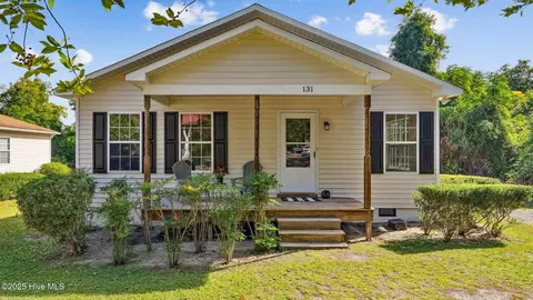 131 N Hardin St, Southern Pines, NC 28387