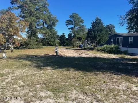 718 Glenn Ave, Carolina Beach, NC 28428