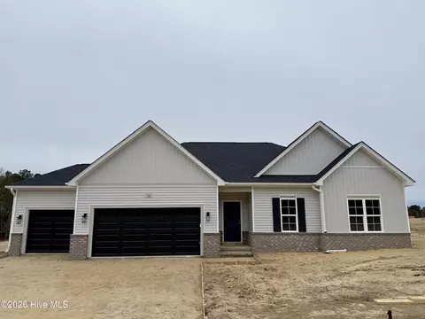 110 Kindletree Ln, Carthage, NC 28327