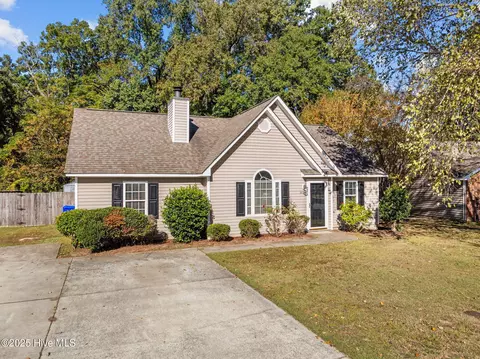 1679 Scarborough Rd, Greenville, NC 27858