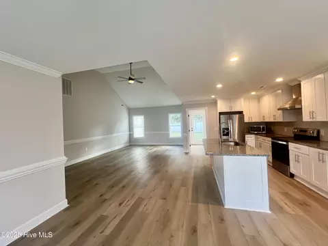 Kitchen - 175 Joshua Dr, Chocowinity, NC 27817 photo 2 of 6