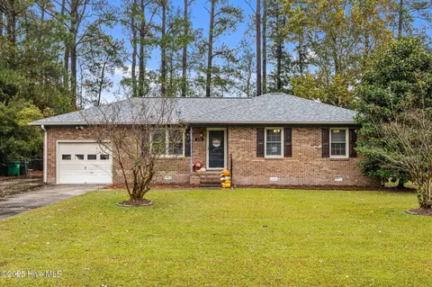 676 Circle Dr, Greenville, NC 27858