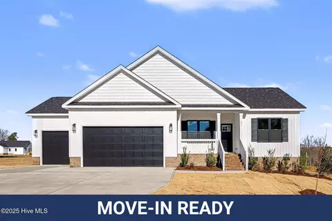 181 Royal Ave, Selma, NC 27576