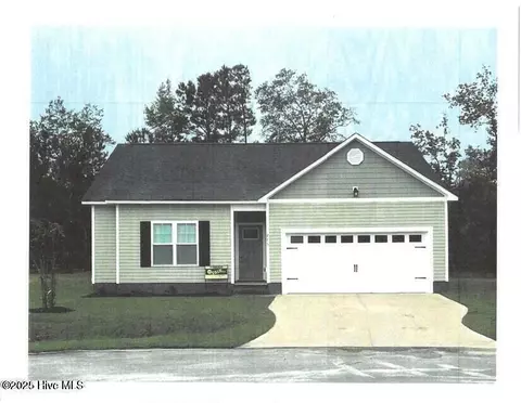 319 E Theriault Ct, Jacksonville, NC 28540