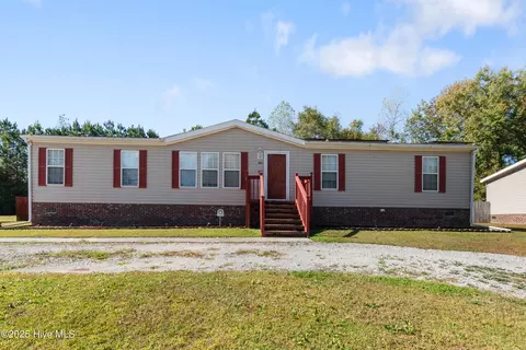 801 Maynard Blvd, Jacksonville, NC 28546
