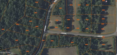 100 Baytree Ln, Tabor City, NC 28463