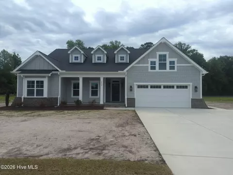 2828 Windflower Ln, Grimesland, NC 27837