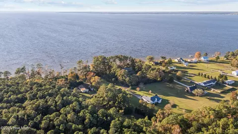 220 Great Neck Rd, Havelock, NC 28532
