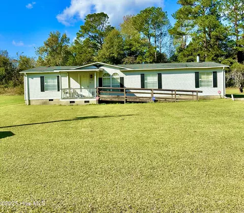 1232 Mears Ln, Clarkton, NC 28433